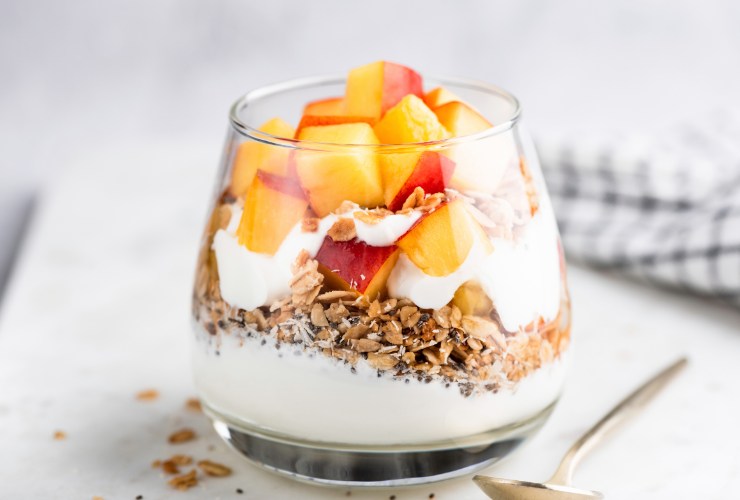 yogurt greco e frutta