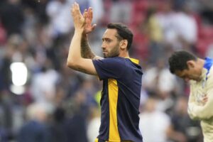 Calhanoglu, salta tutto col Galatasaray