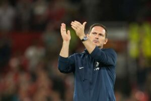 Lampard applaude il pubblico