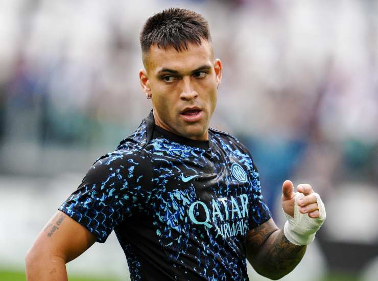 Lautaro durante un riscaldamento