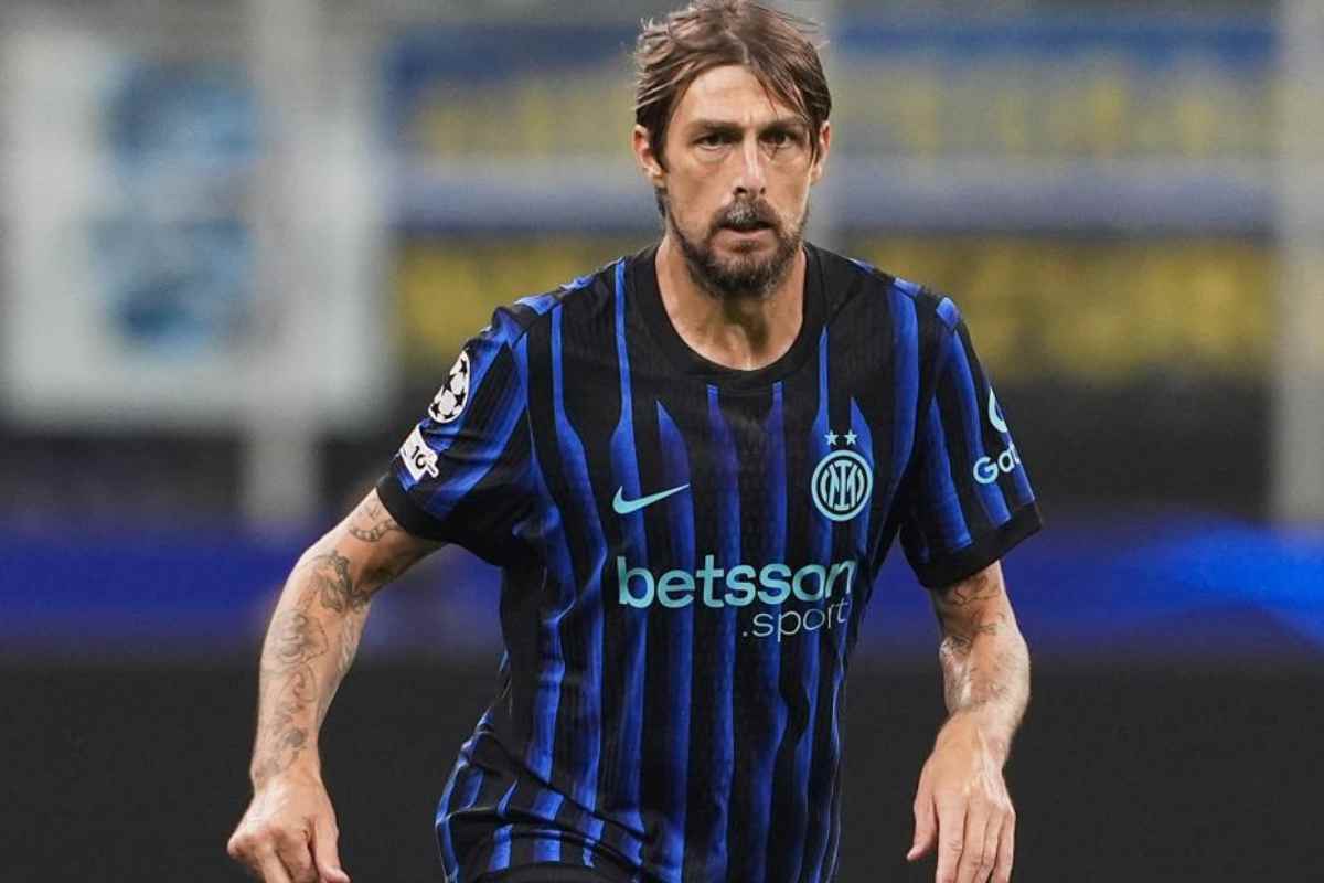 Acerbi con la maglia dell'Inter