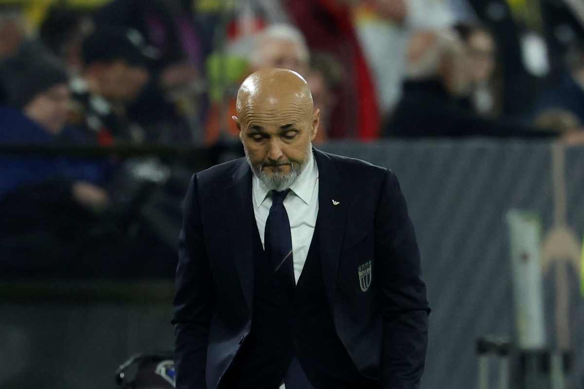 Luciano Spalletti a testa bassa 